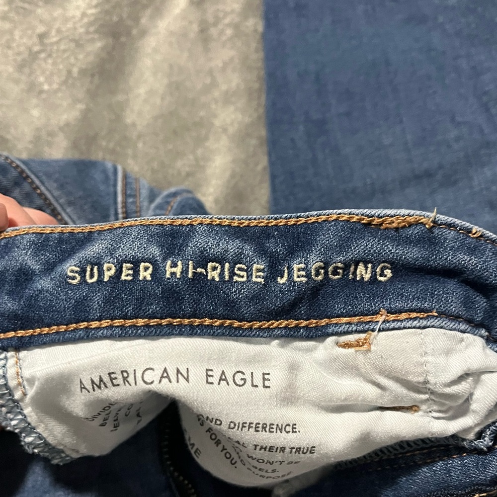 American Eagle Super Hi-Rise Jegging